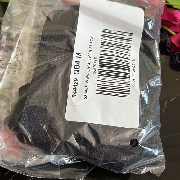 🖤🌶️Victoria’s Secret Wear Everywhere Lace Thong Panty-M-Pure Black - Picture 8 of 11